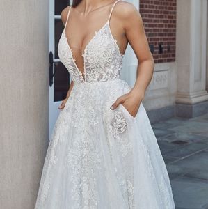 Wedding dress